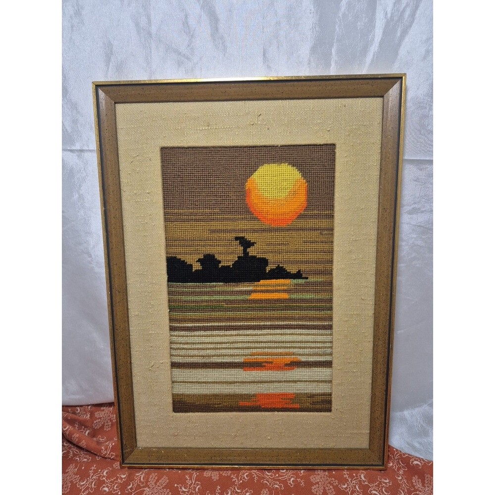 VTG CROSS STITCH FRAMED & LINEN TEXTURE MATTED SUNSET OCEAN PICTURE WOOD FRAME